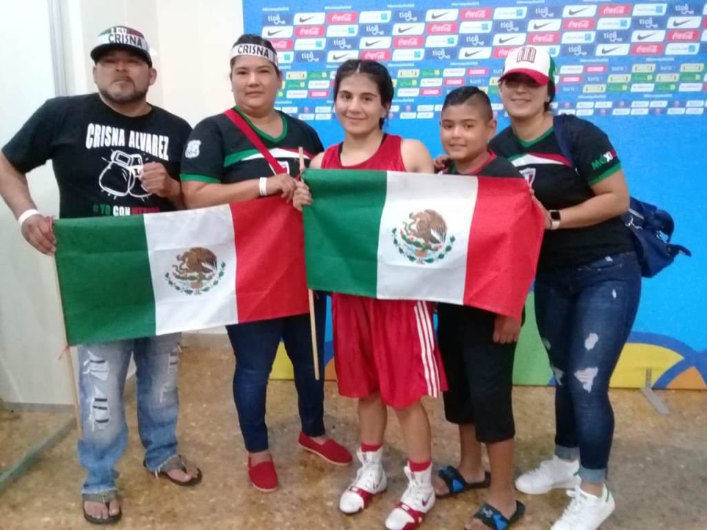 Crisna Álvarez asegura plata en boxeo