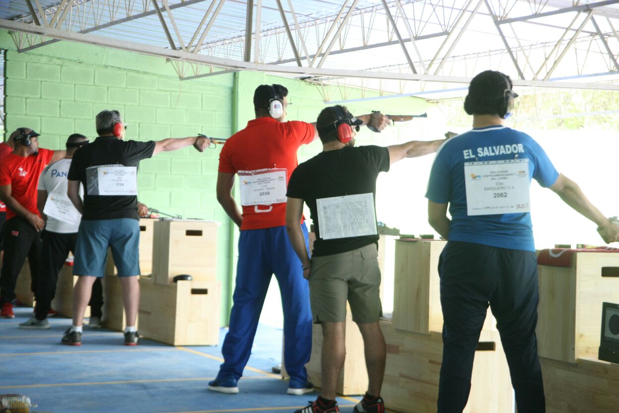 Tiradores consiguen doblete de oro